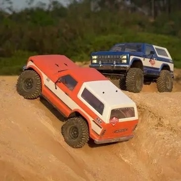 Karosseriet leveres ulakkert, bildet viser det montert og lakkert som eksempel